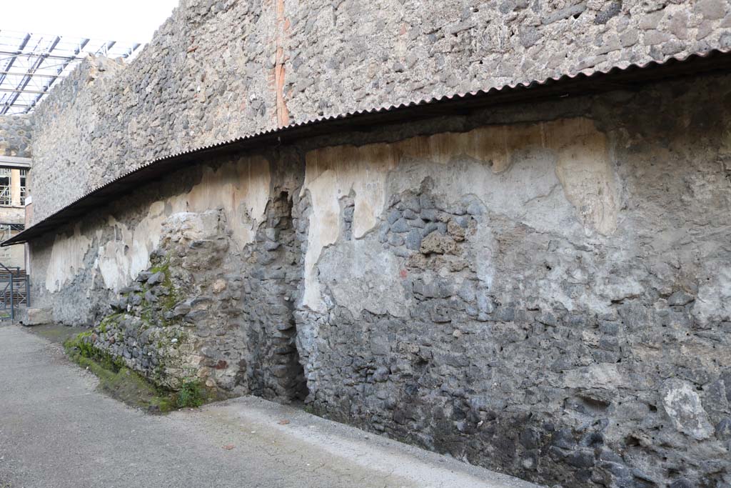 Pompeii Street Altar at I.8.1. December 2018. 
Looking north along site of street painting on east side of Vicolo dell’Efebo. Photo courtesy of Aude Durand.
