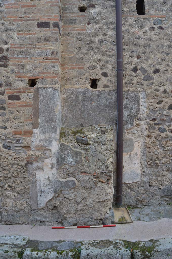 IX.2.19 Pompeii. October 2018. 
Location of street painting or shrine on west wall of Vicolo di Tesmo.
