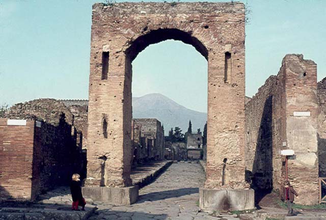 Arch of Caligula. 1943, looking north towards Vesuvius. Photo courtesy of Rick Bauer.
