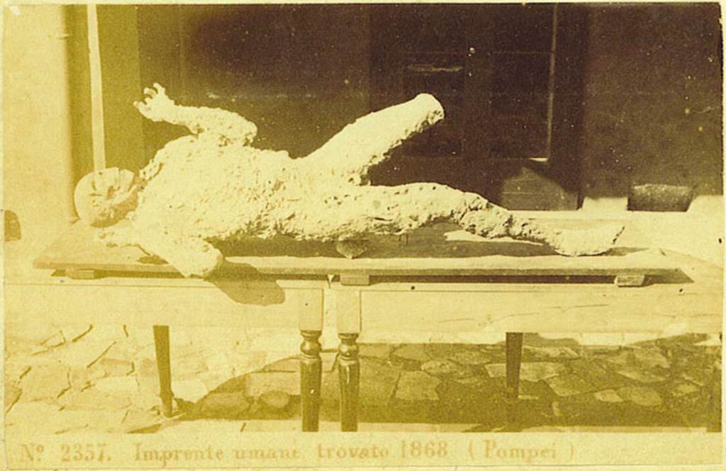 Plaster-cast of victim number 5, 1868, Photo: G. Sommer.
See Dwyer, E., 2010. Pompeii’s Living Statues. Ann Arbor: Univ of Michigan Press, (p.94).
