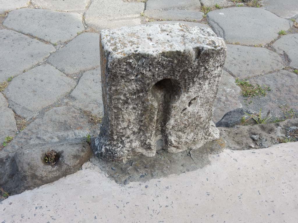 V.1.3 Pompeii. June 2019. Looking south to rear of fountain between V.1.3 and V.1.4. 
Photo courtesy of Buzz Ferebee.
