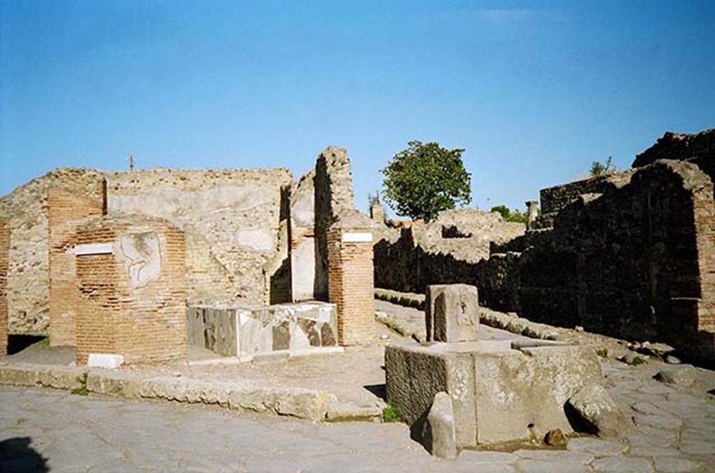 Fountain outside VI.3.20 Pompeii. April 2019. Looking north. Photo courtesy of Rick Bauer.