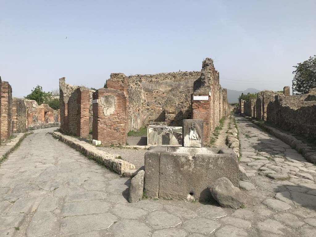 Fountain outside VI.3.20 Pompeii. April 2019. Looking north. Photo courtesy of Rick Bauer.