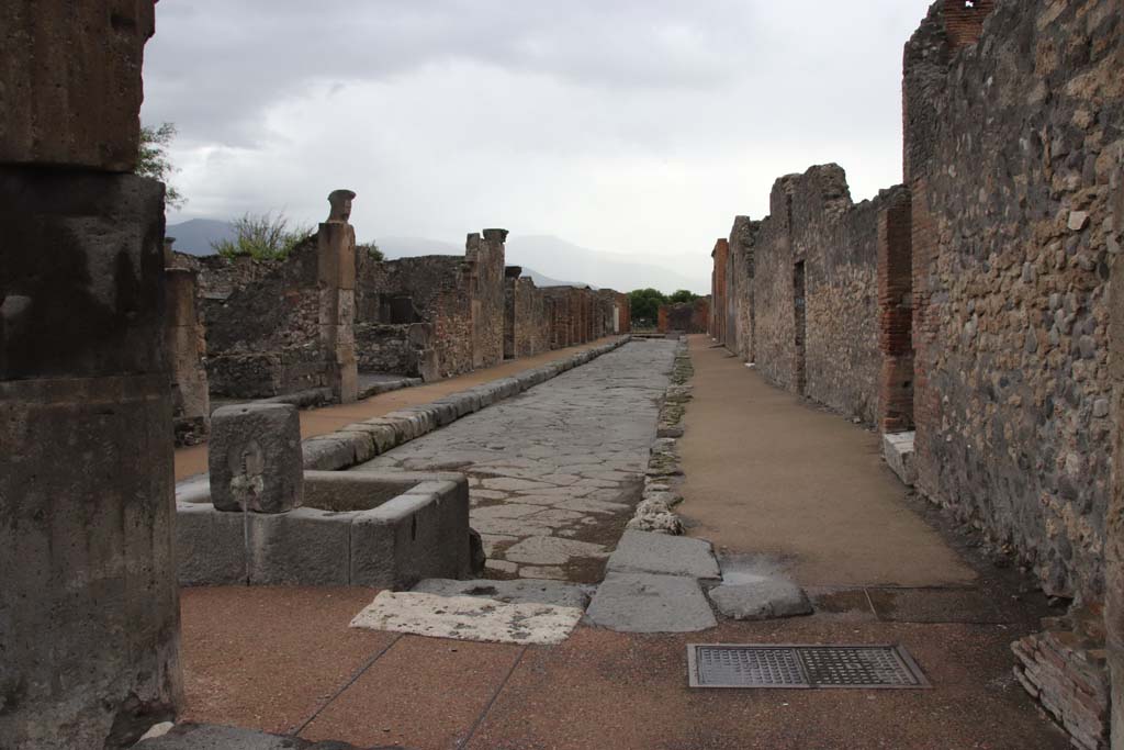 Outside VIII.2.11, Pompeii, in Via delle Scuole. October 2020. Looking north-east towards fountain. Photo courtesy of Klaus Heese.