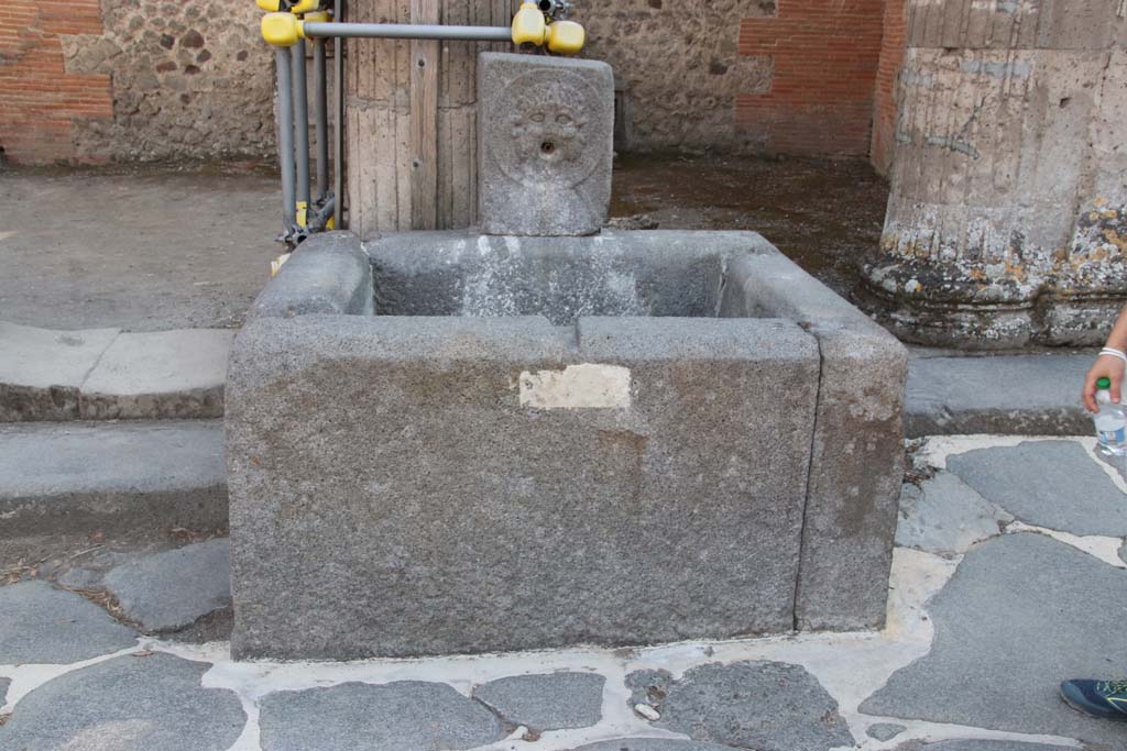Fountain outside VIII.7.30 on Via del Tempio d’Iside. September 2021. Looking south. Photo courtesy of Klaus Heese.

