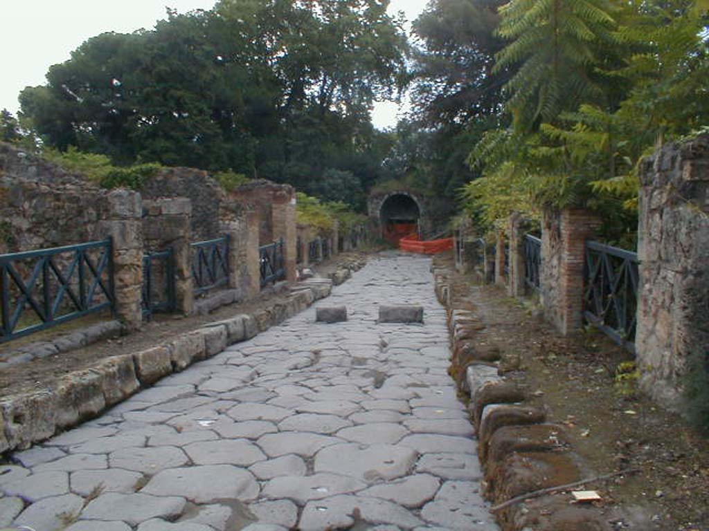 Pompeii Stabian Gate.  September 2005.  North side.  Drainage. 