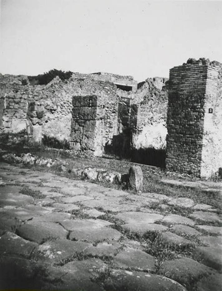 10103-5-warscher-codex-69-640.jpg
I.1.3-5 Pompeii. 1936, taken by Tatiana Warscher. Looking towards entrance doorways on Via Stabiana. I.1.5 is on the left with the remains of its bench.
See Warscher T., 1936. Codex Topographicus Pompeianus: Regio I.1, I.5. (no.12), Rome: DAIR, whose copyright it remains.


