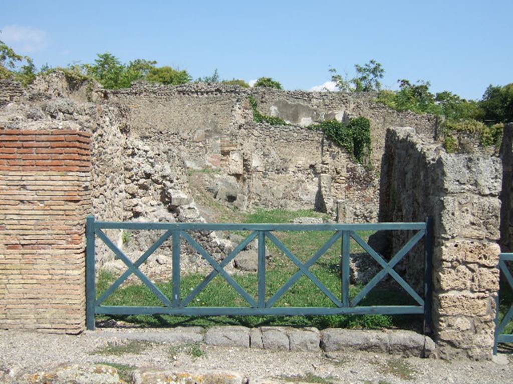 .2.4 Pompeii.  September 2005.  Entrance.