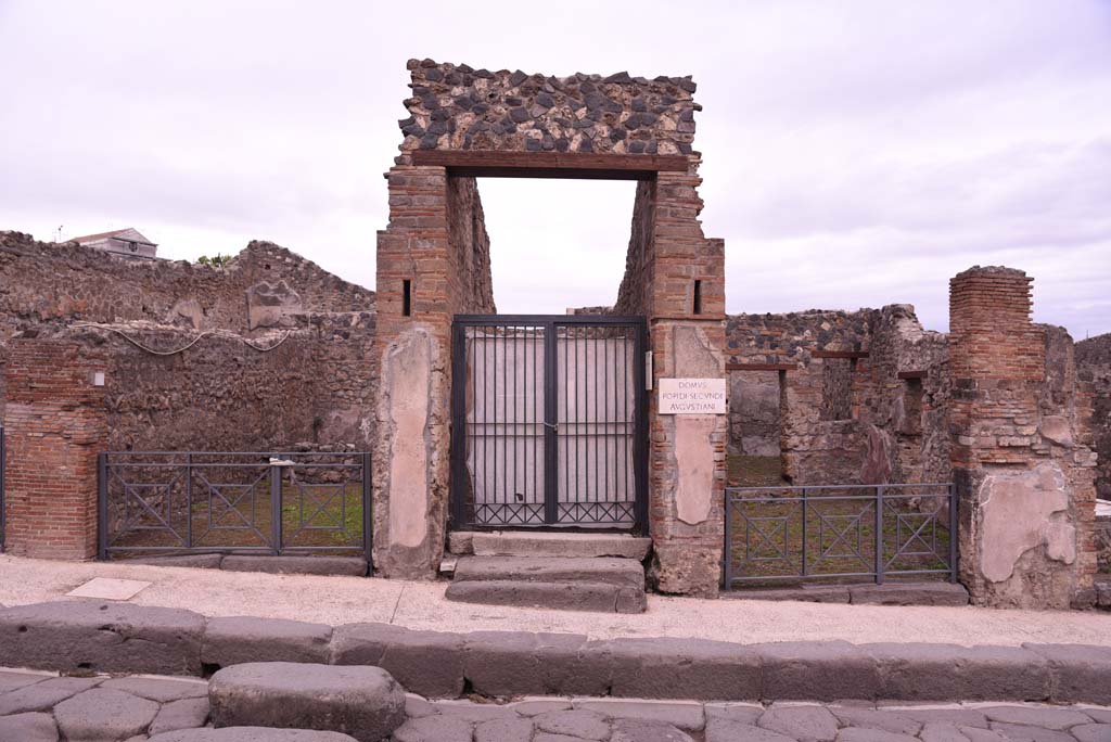 I.4.6 Pompeii, on left, I.4.5, in centre, and I.4.4, on right. October 2019. Looking east towards entrance doorways. 
Foto Tobias Busen, ERC Grant 681269 DÉCOR.

