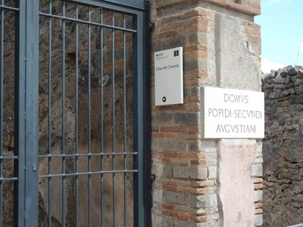 I.4.5 Pompeii. May 2017. Entrance doorway, and name boards. Photo courtesy of Buzz Ferebee.


