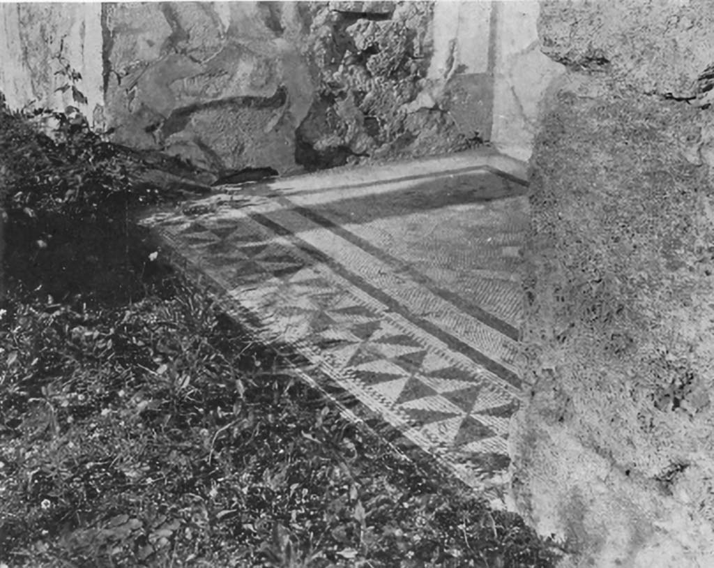 I.4.5 Pompeii. c.1930. According to Blake, this threshold was to be found in I.4.5.
See Blake, M., (1930). The pavements of the Roman Buildings of the Republic and Early Empire. Rome, MAAR, 8, (p.79, 85, & Pl.32, tav.4).

