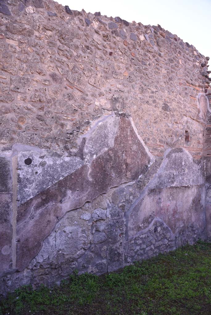 I.4.6 Pompeii. October 2019. South wall of shop room, at west end.
Foto Tobias Busen, ERC Grant 681269 DÉCOR.

