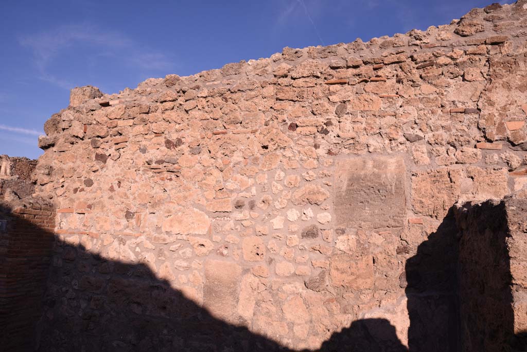 I.4.7 Pompeii. October 2019. North wall of shop-room.
Foto Tobias Busen, ERC Grant 681269 DÉCOR.
