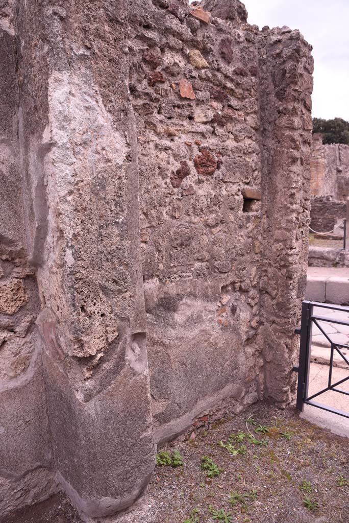 I.4.9 Pompeii. October 2019. 
Looking towards south side of vestibule/entrance corridor/fauces, at west end.
Foto Tobias Busen, ERC Grant 681269 DÉCOR.
