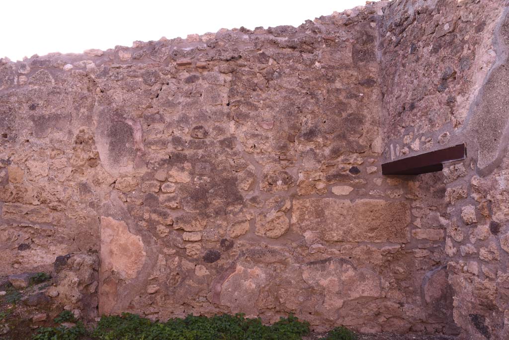 I.4.11 Pompeii. October 2019. South wall of room at rear of rear room, doorway on right.
Foto Tobias Busen, ERC Grant 681269 DÉCOR.
