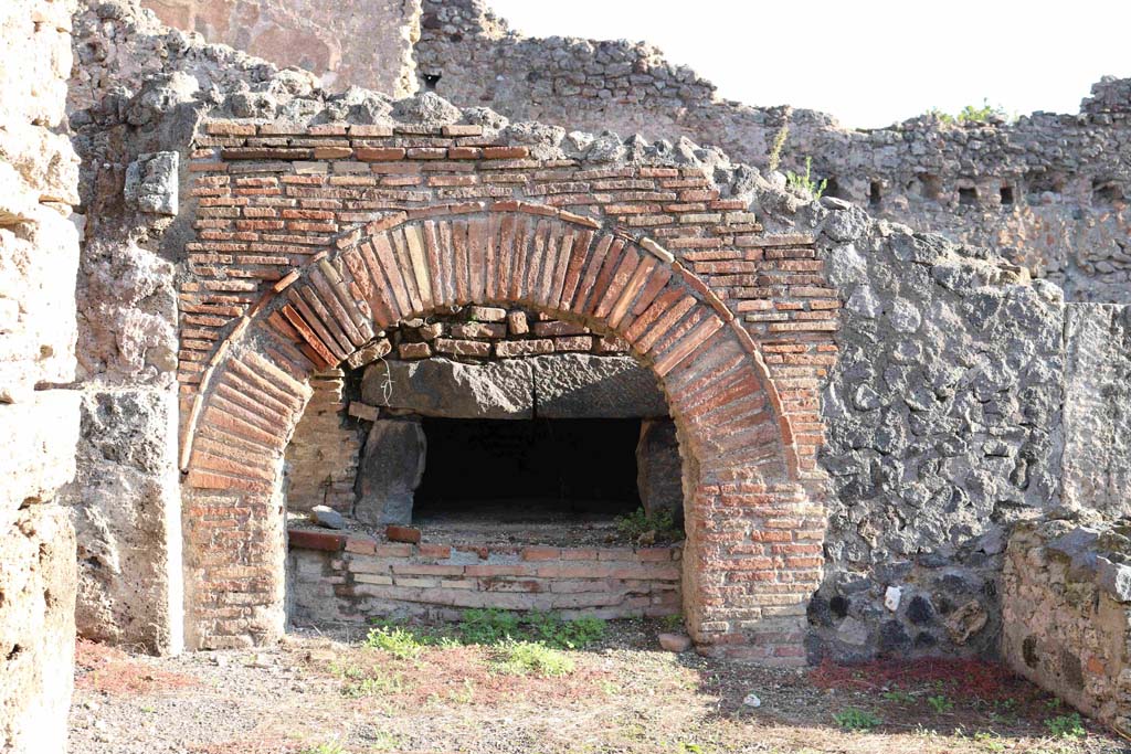 I.4.13 Pompeii. December 2018. Looking east towards oven. Photo courtesy of Aude Durand.