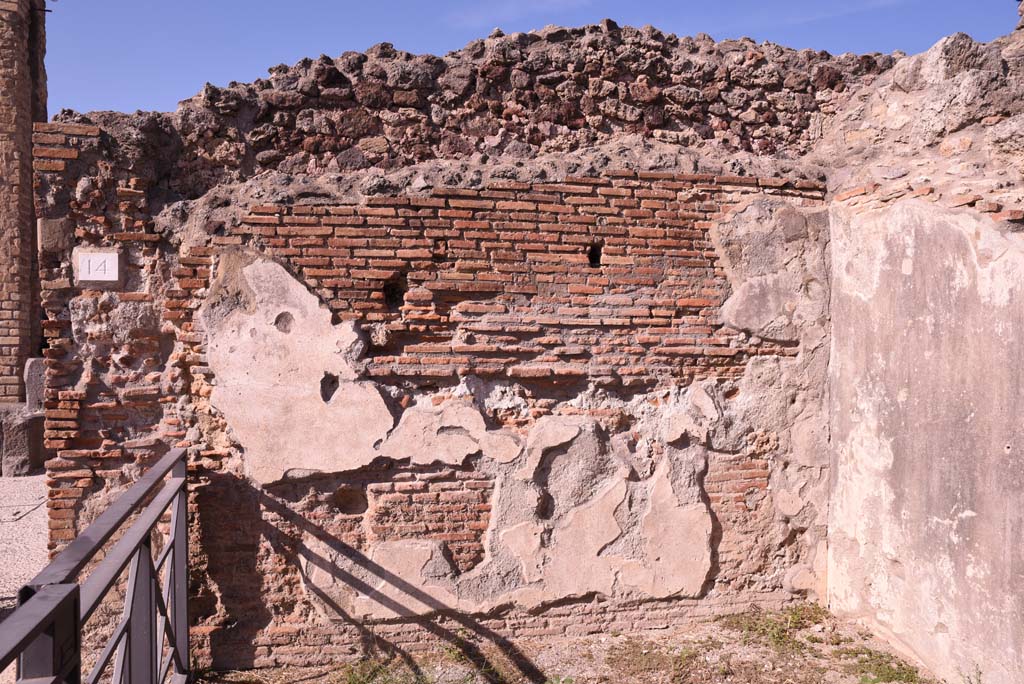 I.4.14 Pompeii. October 2019. Looking towards north wall of shop-room.
Foto Tobias Busen, ERC Grant 681269 DÉCOR.

