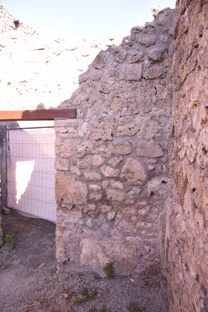 I.4.19 Pompeii. October 2019. North wall in north-east corner of rear room.
Foto Tobias Busen, ERC Grant 681269 DÉCOR.
