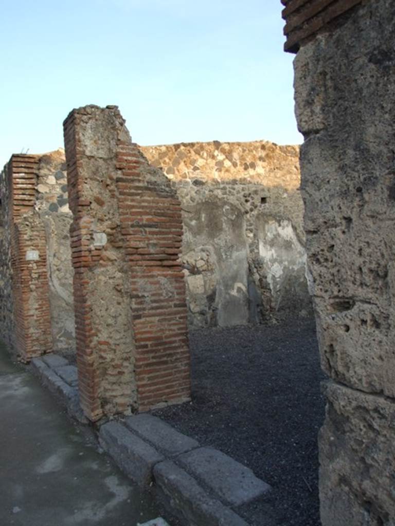 I.4.23 Pompeii. December 2007. Entrance and sill for sliding doors.