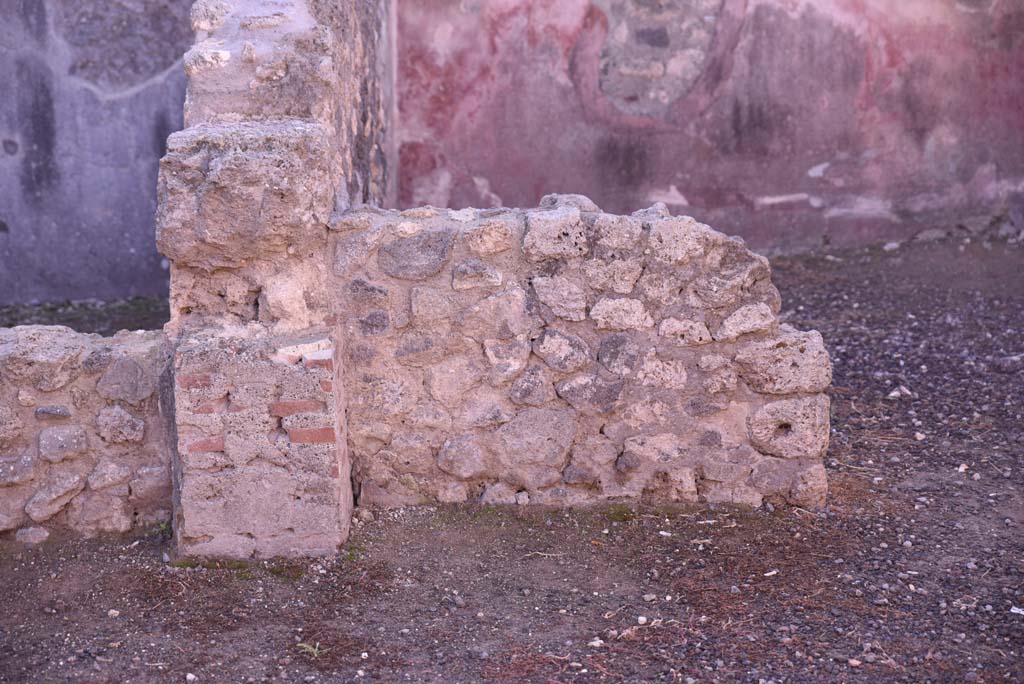 I.4.23 Pompeii. October 2019. Looking towards wall dividing front of shop from rear room.
Foto Tobias Busen, ERC Grant 681269 DÉCOR.

