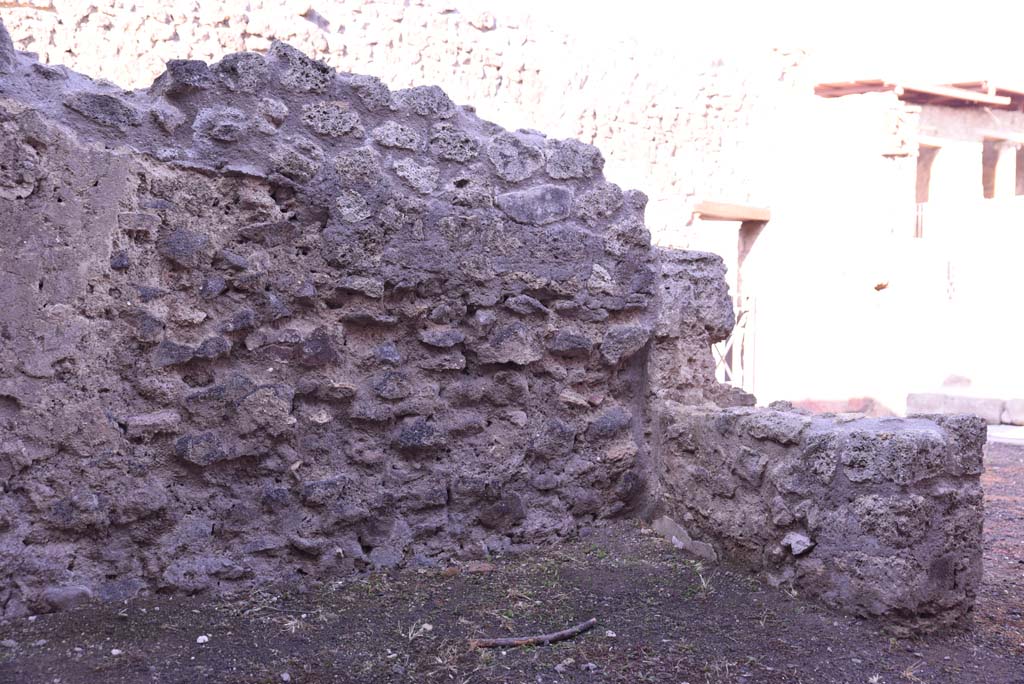 I.4.24 Pompeii. October 2019. North-west corner of rear room.
Foto Tobias Busen, ERC Grant 681269 DÉCOR.

