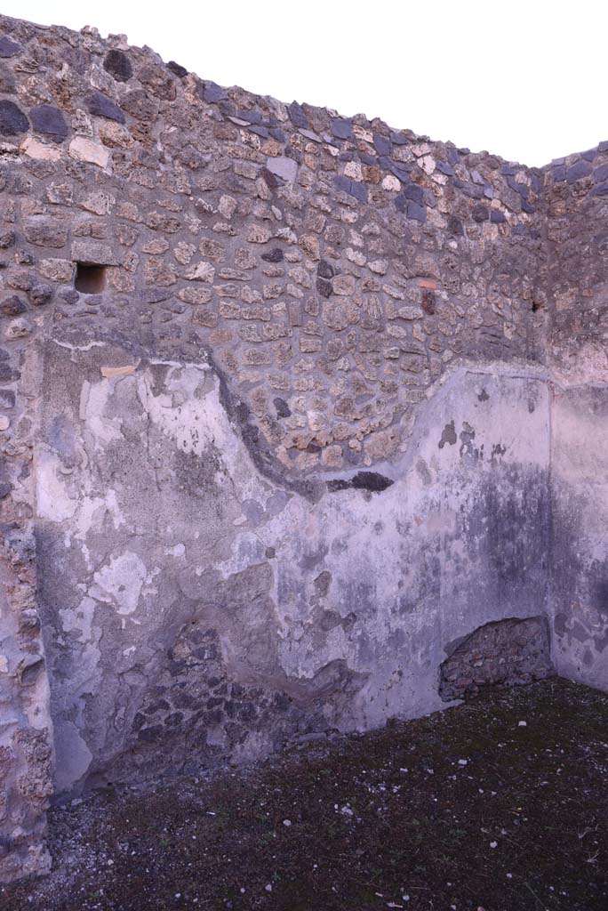 I.4.24 Pompeii. October 2019. East wall of rear room.
Foto Tobias Busen, ERC Grant 681269 DÉCOR.
