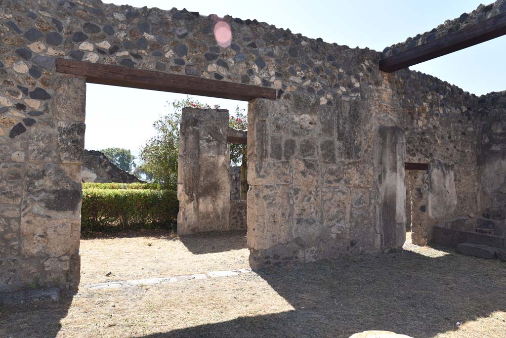 I.4.25 Pompeii. October 2019. Room 47, south wall of atrium.
Foto Tobias Busen, ERC Grant 681269 DCOR
