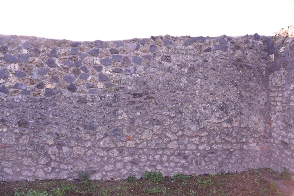 I.4.25 Pompeii. October 2019. Lower Peristyle 32, south wall in south-west corner.
Foto Tobias Busen, ERC Grant 681269 DCOR.
