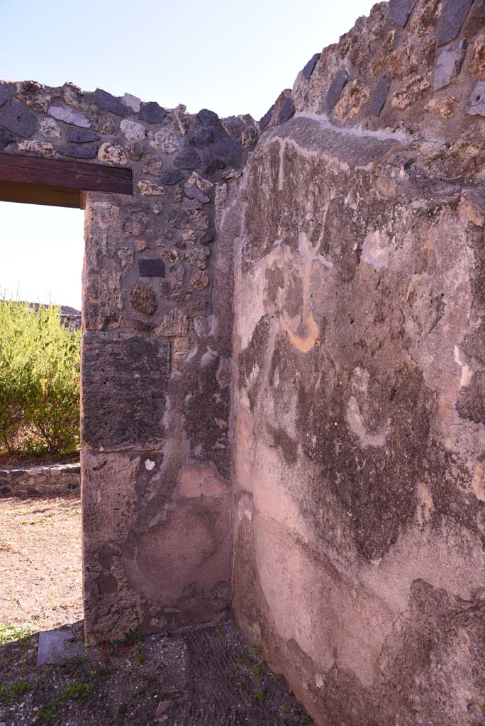 I.4.25 Pompeii. October 2019. Room 37, south-east corner.
Foto Tobias Busen, ERC Grant 681269 DCOR.
