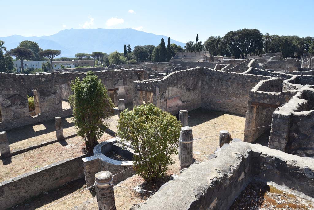 I.4.25 Pompeii. September 2020. Middle Peristyle 17, looking towards west end, and large room 18.
Foto Tobias Busen, ERC Grant 681269 DÉCOR
