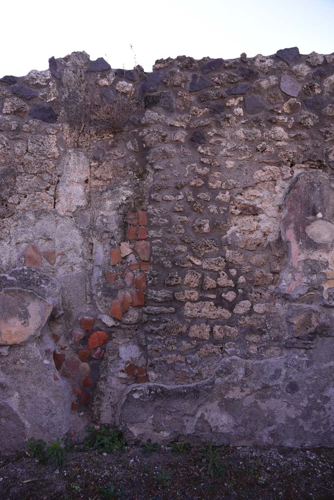 I.4.25 Pompeii. October 2019. Upper peristyle 56, continuation from south wall in south-east corner.
Foto Tobias Busen, ERC Grant 681269 DCOR
