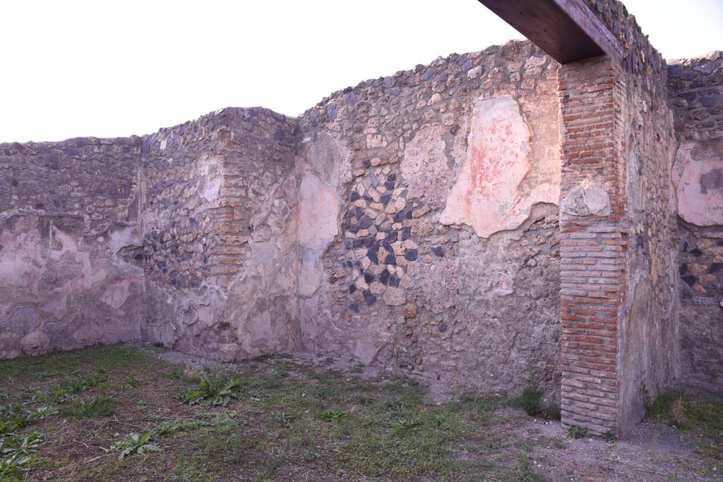 I.4.25 Pompeii. October 2019. Room 57, looking towards north-west corner and north wall.
Foto Tobias Busen, ERC Grant 681269 DCOR.
