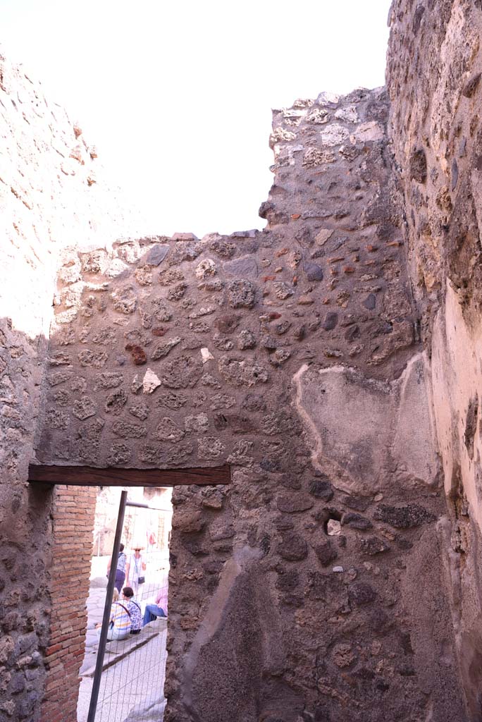 I.4.26 Pompeii. October 2019. Upper east wall.
Foto Tobias Busen, ERC Grant 681269 DÉCOR.
