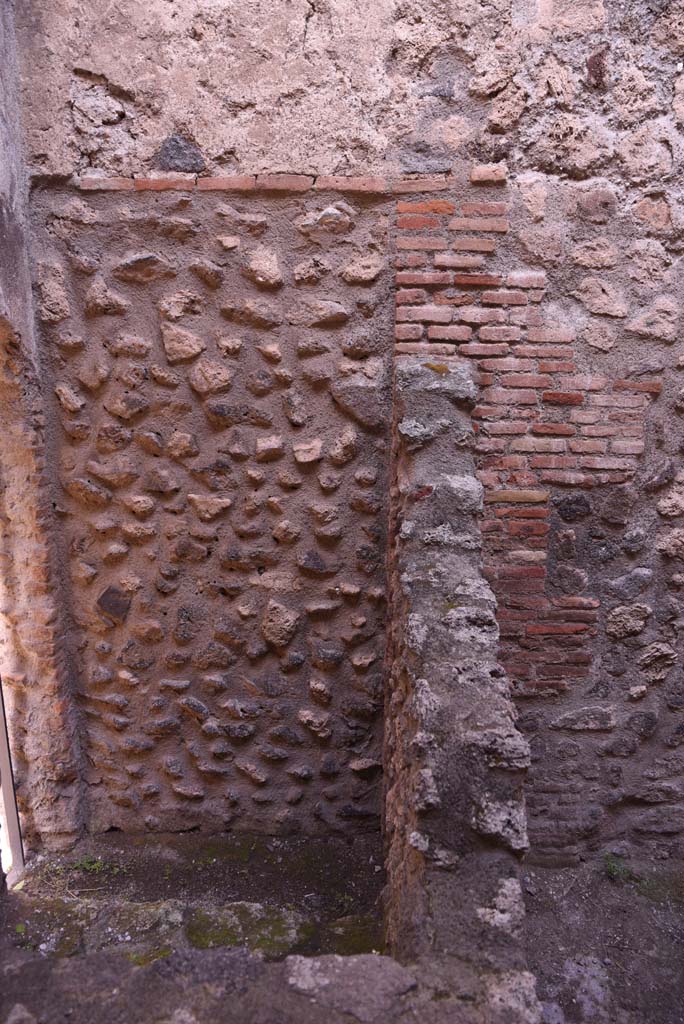 I.4.26 Pompeii. October 2019. 
North wall of small room, with blocked doorway to steps, on west side of I.4.25.
Foto Tobias Busen, ERC Grant 681269 DÉCOR.
