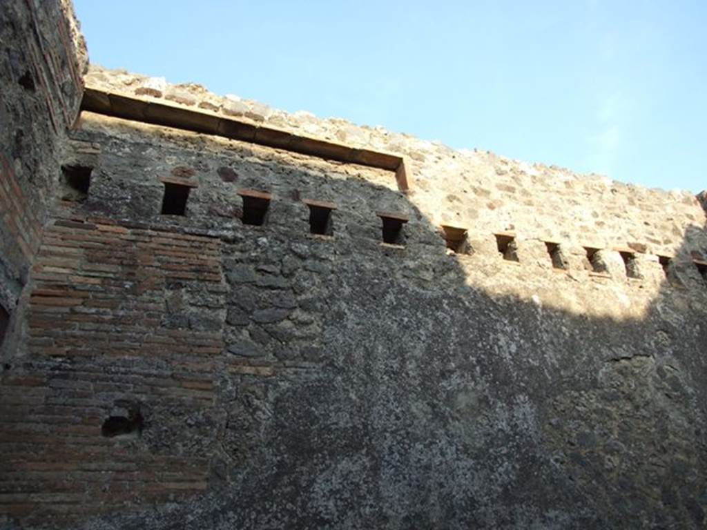 I.4.27 Pompeii. December 2007. Upper east wall.