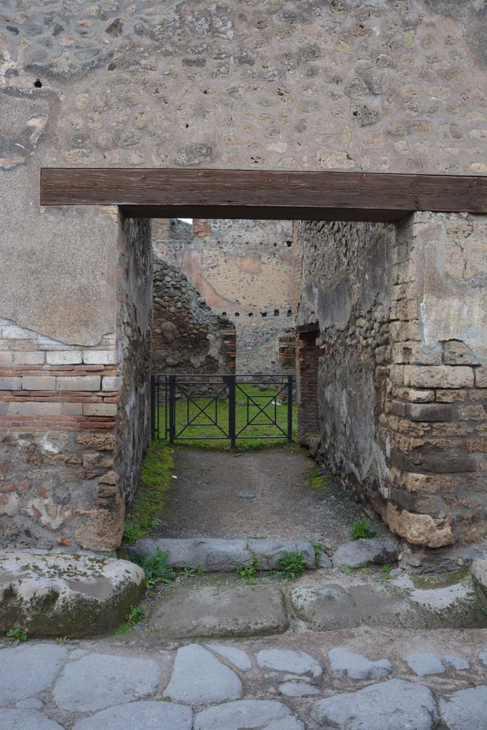 I.4.28 Pompeii. March 2018. Looking north towards entrance doorway.   
Foto Tobias Busen, ERC Grant 681269 DÉCOR.

