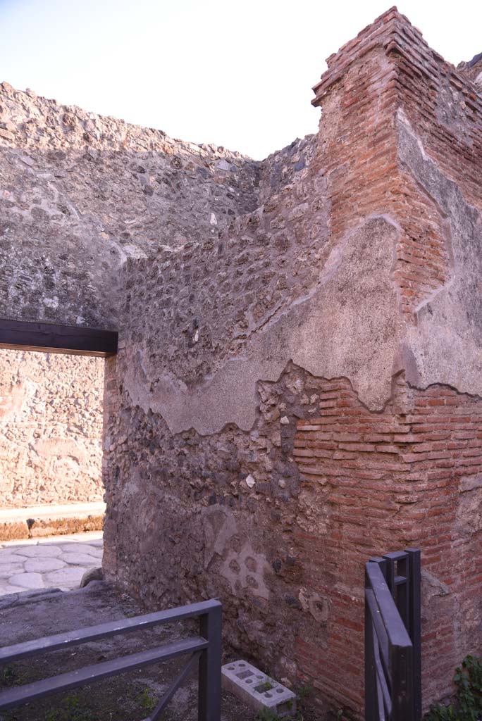 I.4.28 Pompeii. October 2019. Entrance corridor/fauces 28, looking towards west wall from room 26. 
Foto Tobias Busen, ERC Grant 681269 DÉCOR.
