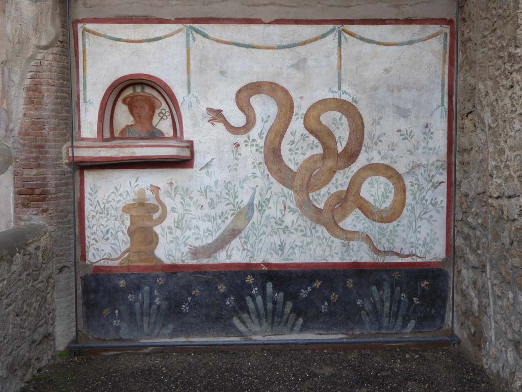 I.6.2 Pompeii. January 2017. Painted lararium on west wall near portico.
Foto Annette Haug, ERC Grant 681269 DÉCOR.
