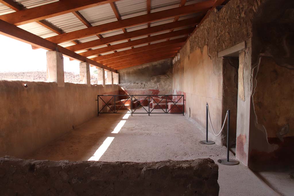I.6.2 Pompeii. September 2019. Looking towards western end with summer triclinium.
Photo courtesy of Klaus Heese.

