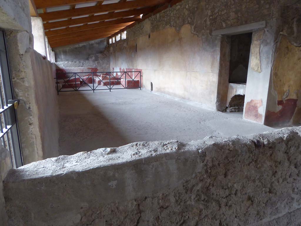 I.6.2 Pompeii. January 2017. Looking west towards summer triclinium.
Foto Annette Haug, ERC Grant 681269 DCOR.
