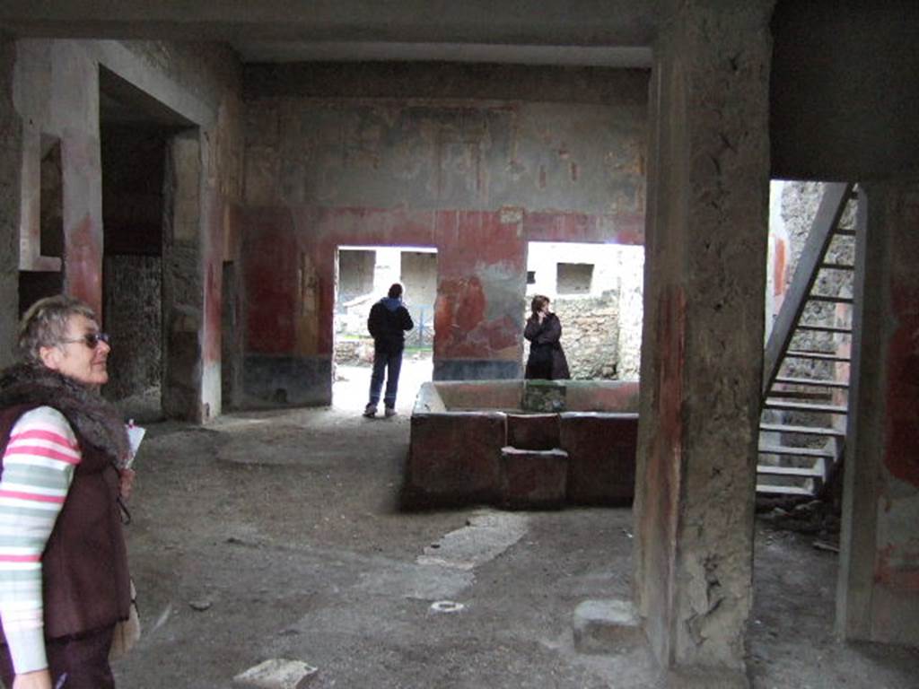 I.6.7 Pompeii. September 2004. Looking south from vestibule to atrium.