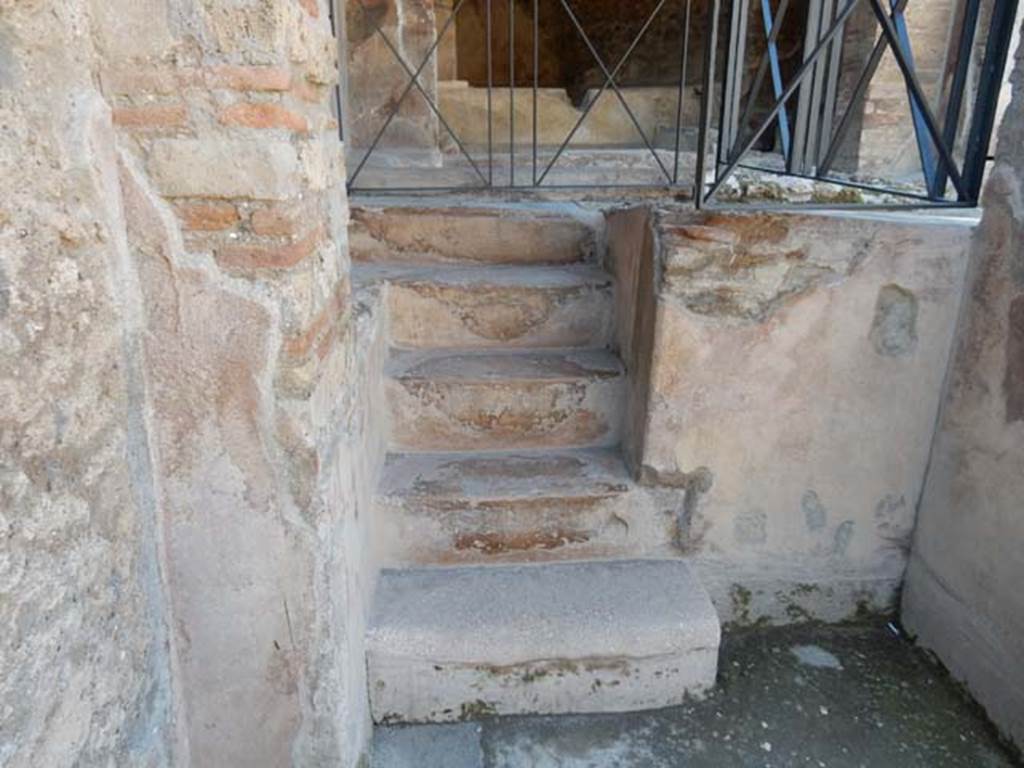 I.6.7 Pompeii. May 2016. Steps in south-east corner. Photo courtesy of Buzz Ferebee.