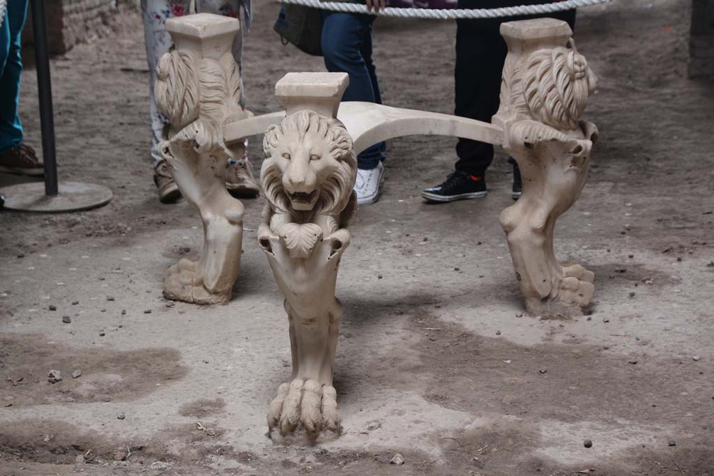 I.6.11 Pompeii. April 2014. Marble tripod table legs in atrium. Photo courtesy of Klaus Heese.