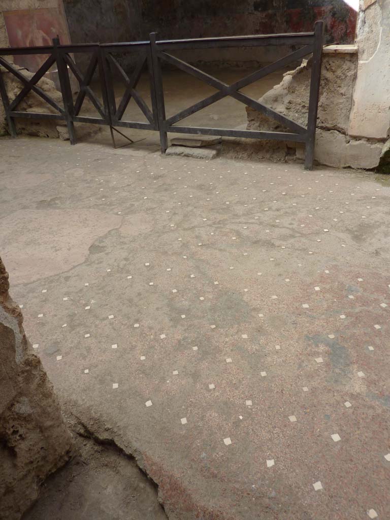 I.6.15 Pompeii. October 2014. Looking north across flooring of south portico from end of corridor 7.    
Foto Annette Haug, ERC Grant 681269 DÉCOR
