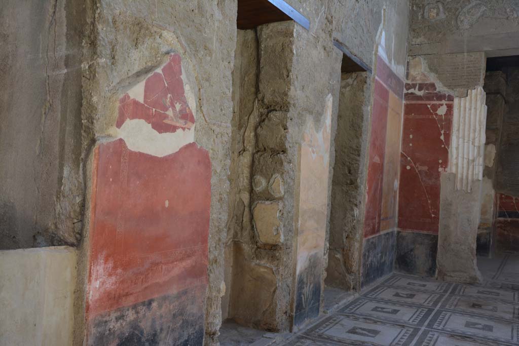 I.7.1 Pompeii. October 2019. Looking south along east wall in atrium.
Foto Annette Haug, ERC Grant 681269 DCOR.
