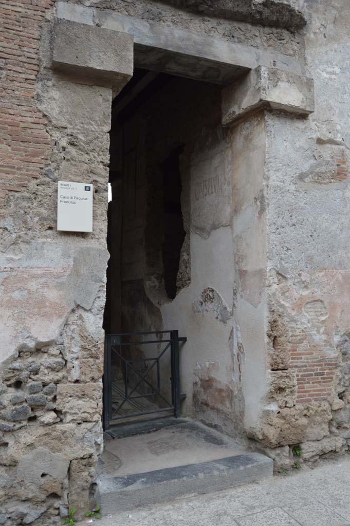 I.7.1, Pompeii. October 2017. Looking towards west side of entrance doorway
Foto Taylor Lauritsen, ERC Grant 681269 DÉCOR.

