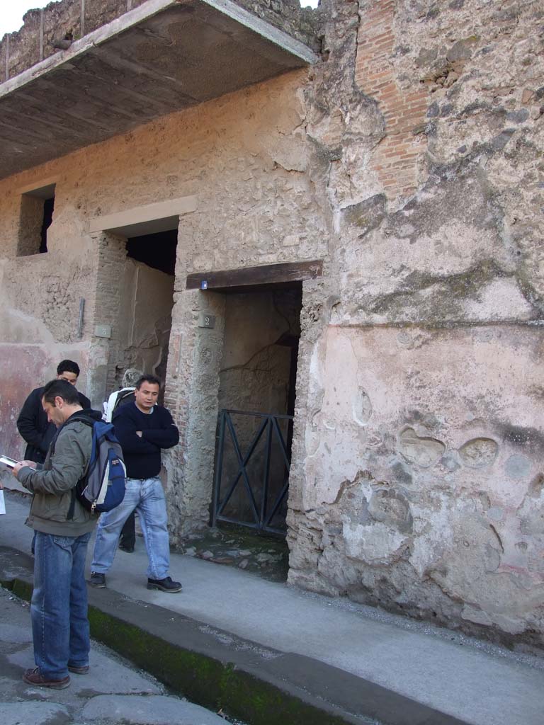 I.7.2 Pompeii. December 2007. Stairway to upper floor. Entrance on Via dellAbbondanza.