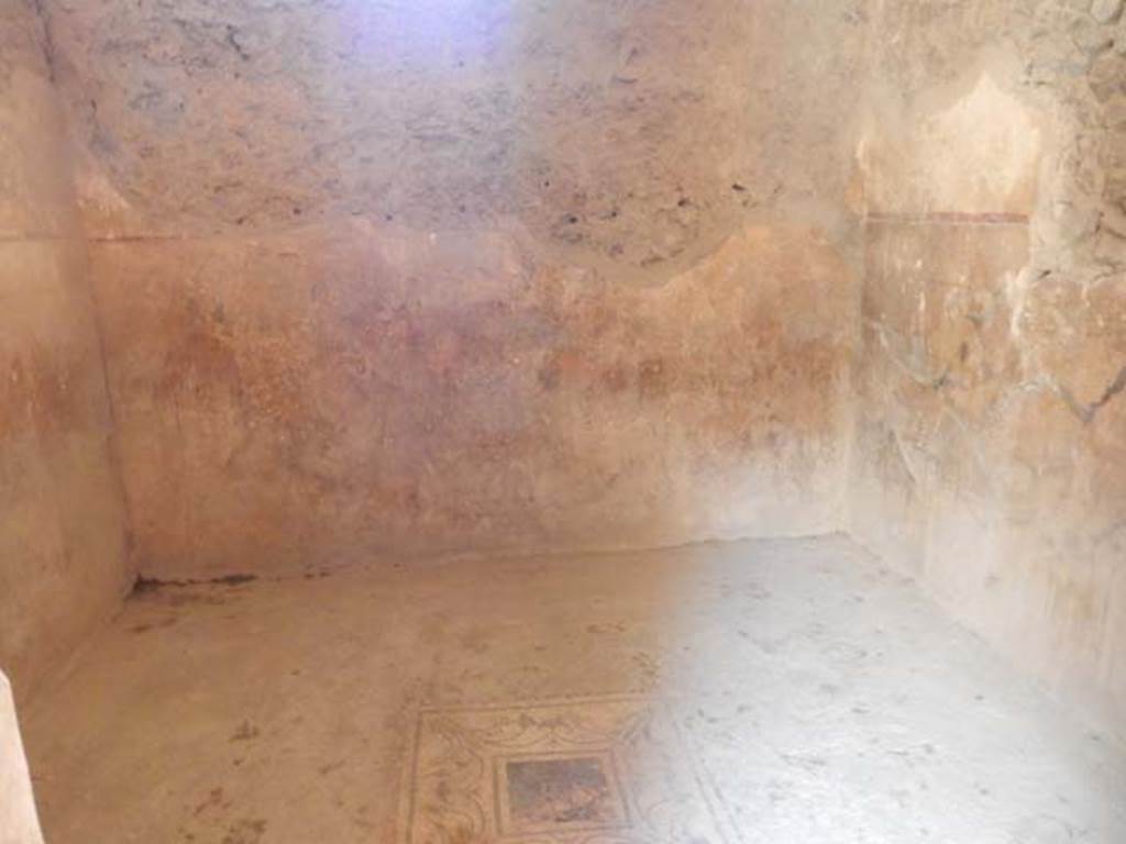 I.7.3 Pompeii. May 2016. Looking north across triclinium, on east side of entrance corridor. Photo courtesy of Buzz Ferebee.
