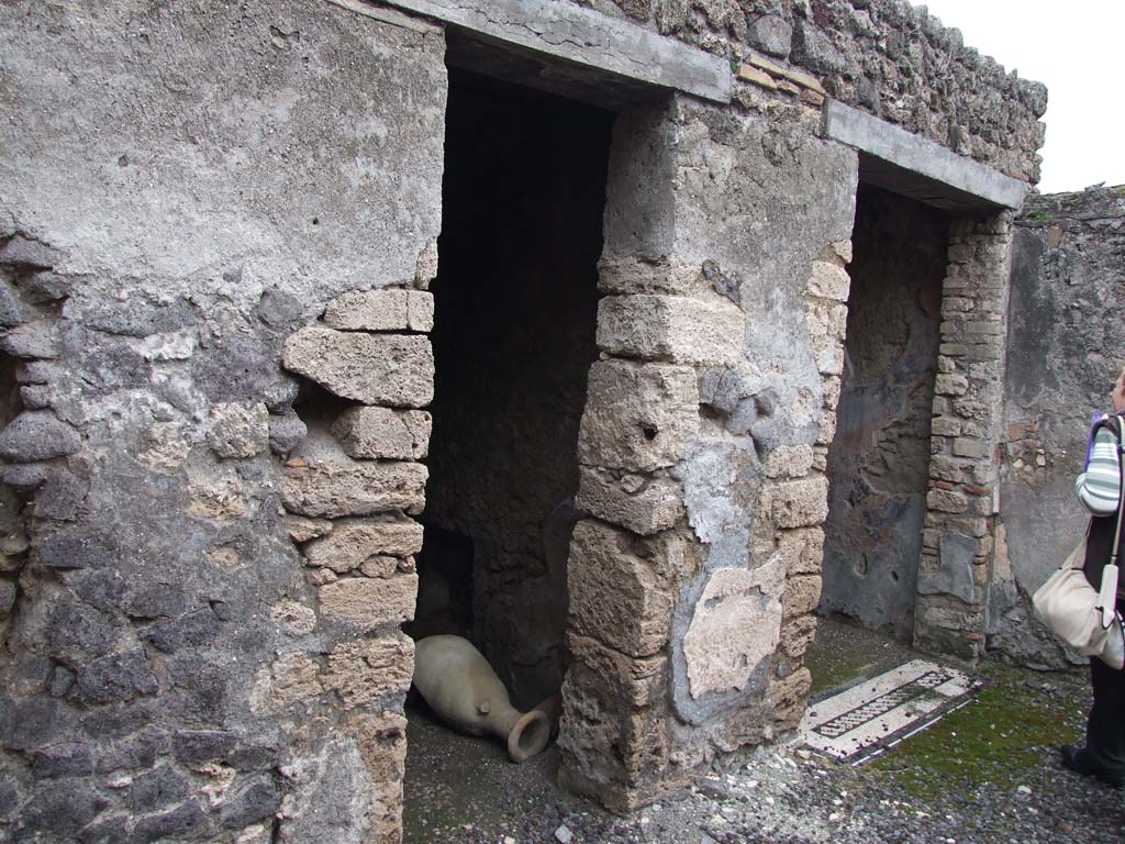 I.7.7 Pompeii. December 2006. Doorway to room on east of entrance.
