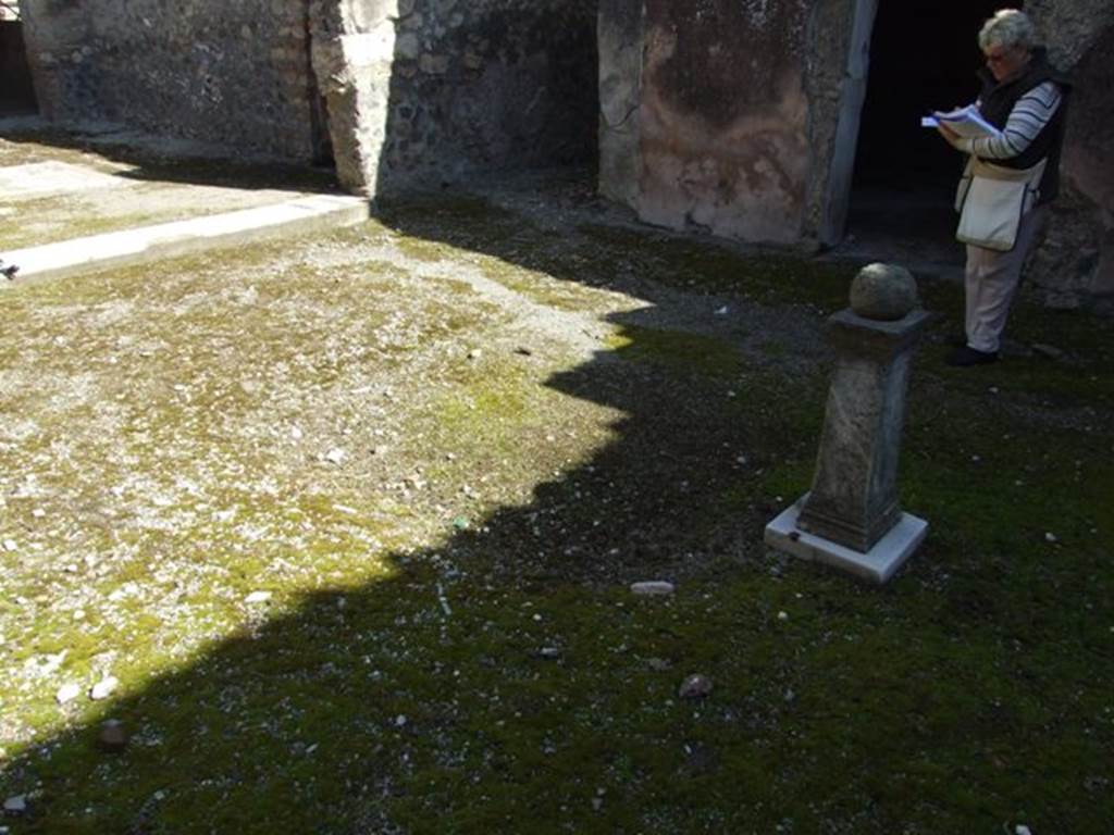 I.8.9 Pompeii.  March 2009.  Room 1.  Atrium.  Site of impluvium.